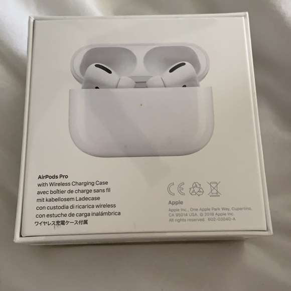 AirPod Pro Max - Picture 2 of 3